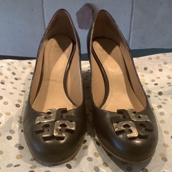 RARE Tory Burch Leather Black Lowell Wedges GOLD Logo - Picture 5 of 6